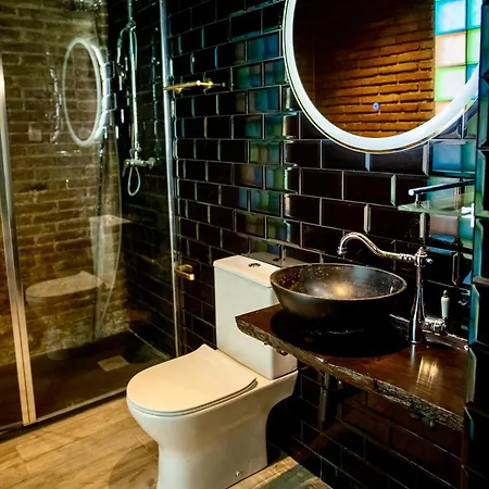Lincoln Lounge Hotel