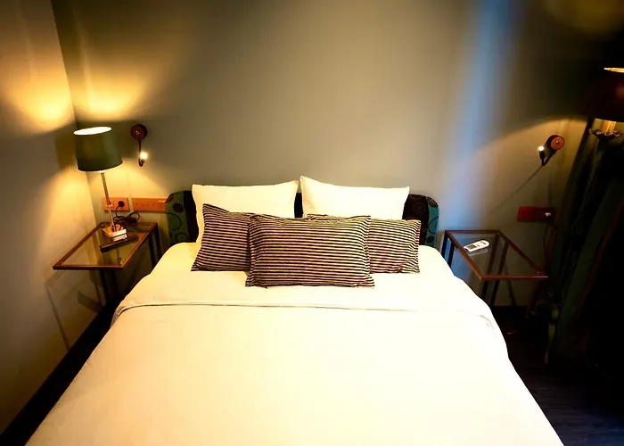 Lincoln Lounge 3*